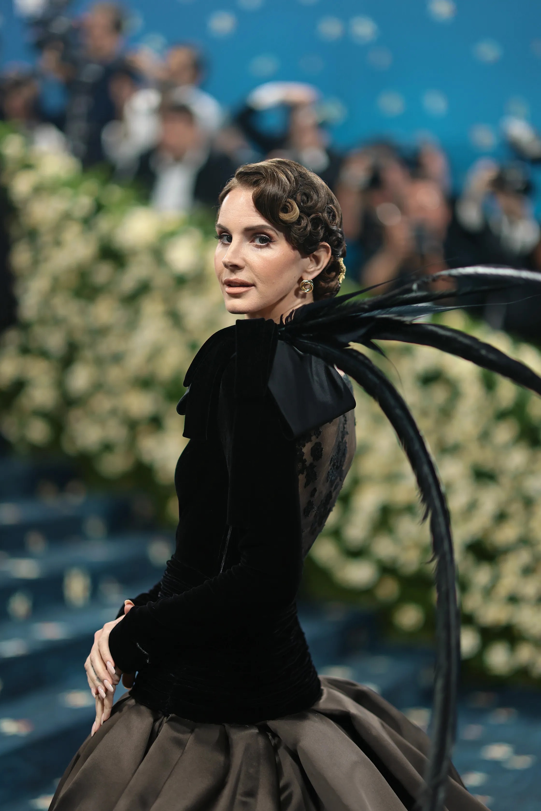 Lana Del Rey Slips Into Theatrical Valentino Couture at the 2025 Met Gala