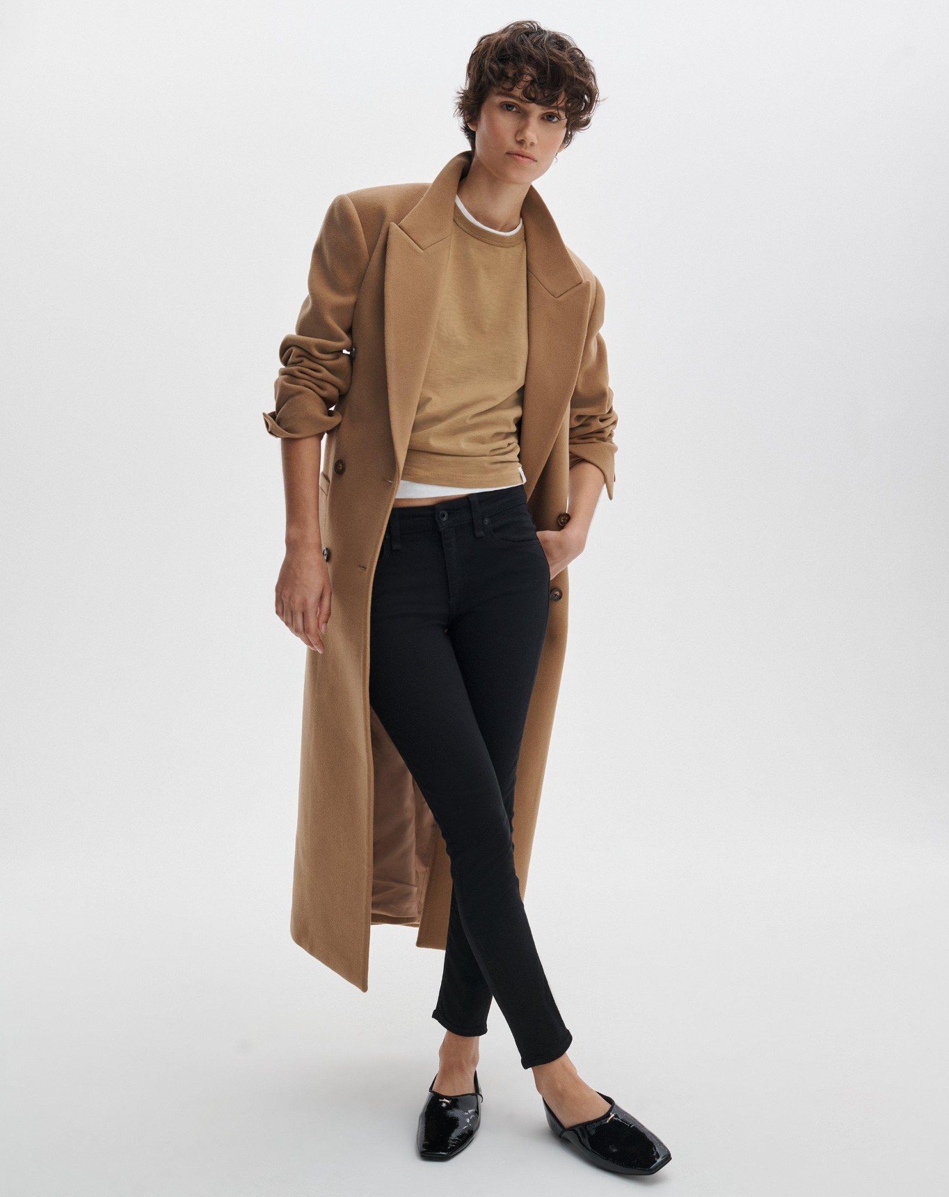 Outfit styled with rag & bone Cate Ankle Skinny Black Mid-Rise Stretch Jeans.