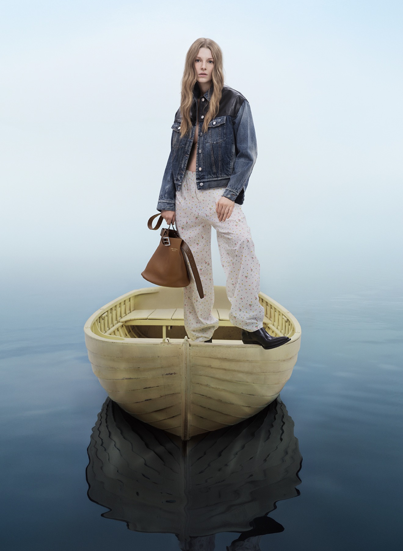 Hunter Schafer's look in Prada's "Days of Summer" 