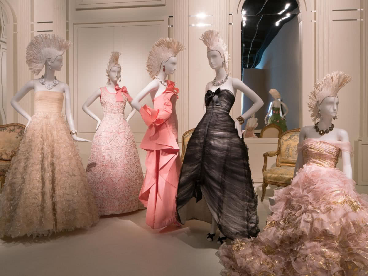 Oscar de la Renta Couture Gowns Exhibition