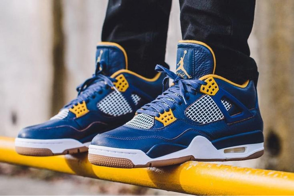 Air Jordan 4 "Dunk From Above" colorway