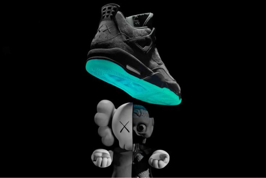 Glowing outsole of the Kaws x Air Jordan 4