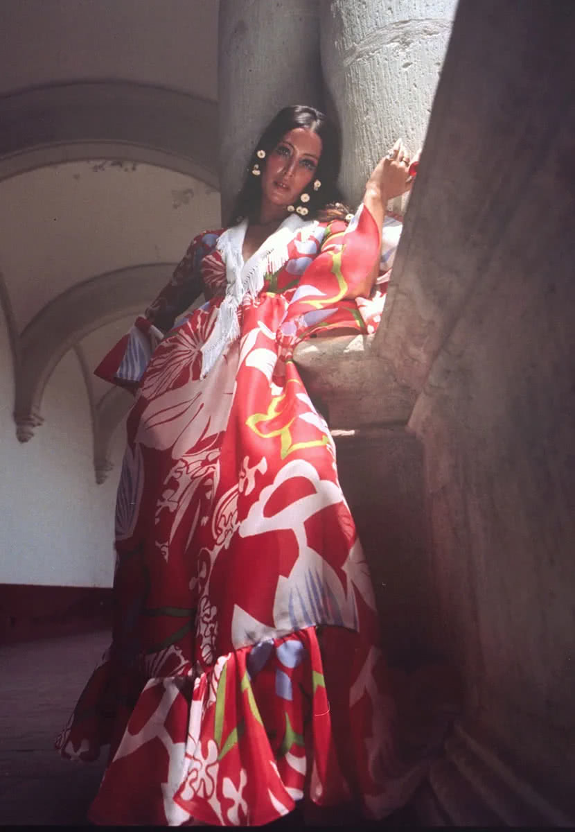 Oscar de la Renta Dress Featured in Vogue Magazine