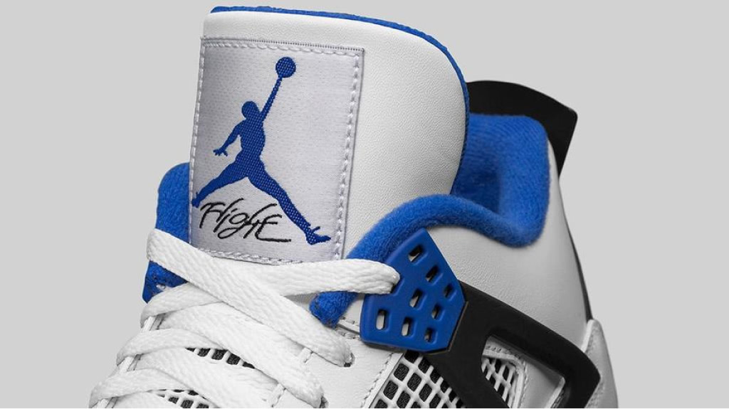 Air Jordan 4 tongue details