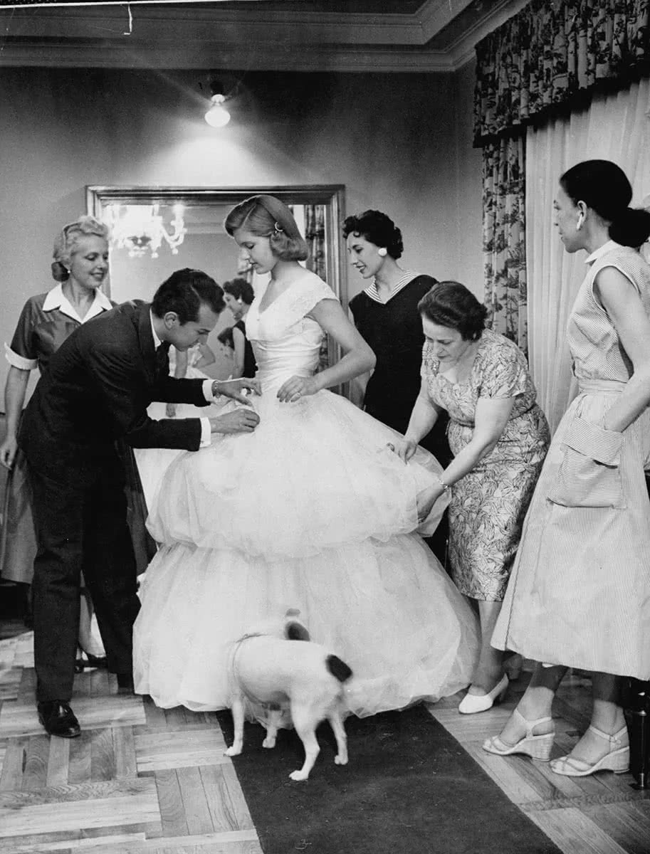 The first dress designed by Oscar de la Renta